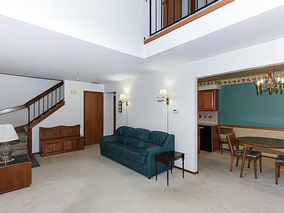 5th image of 1309 E Evergreen Dr
