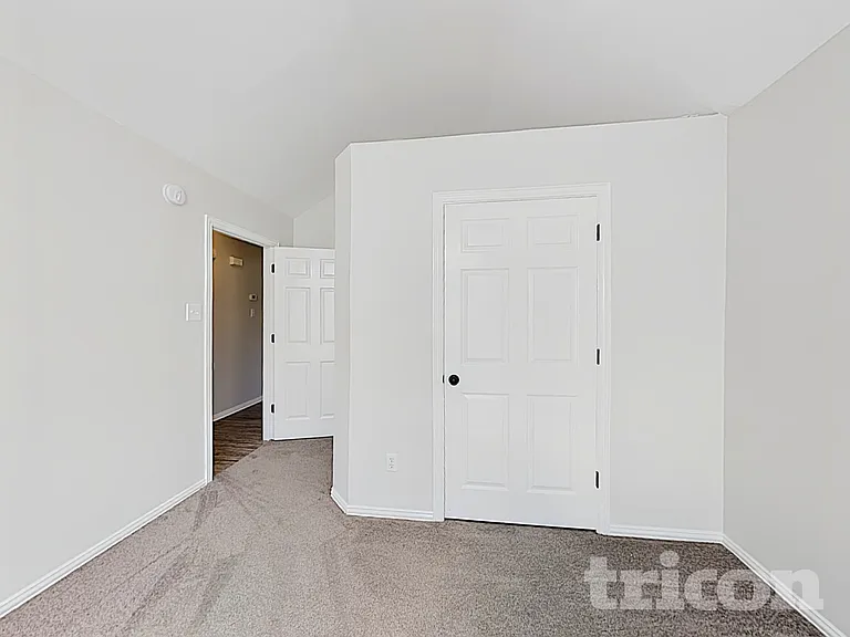 1012 Brookhaven Dr — Photo 12