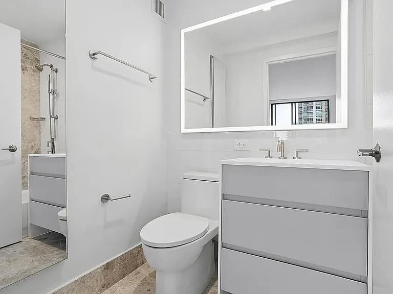 75 W End Ave #R21C — Photo 11