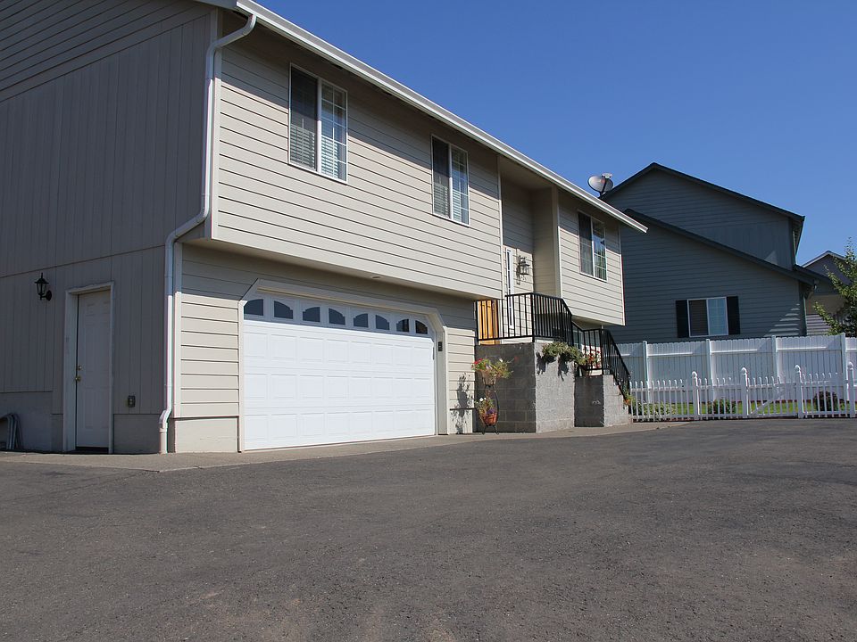 1st image of 225 Summerwood St