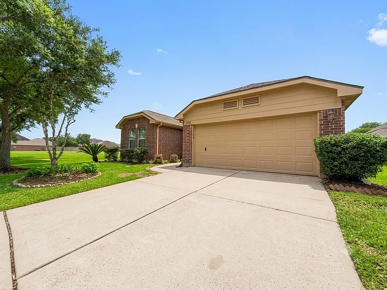 3708 Whitlam Ct — Photo 3