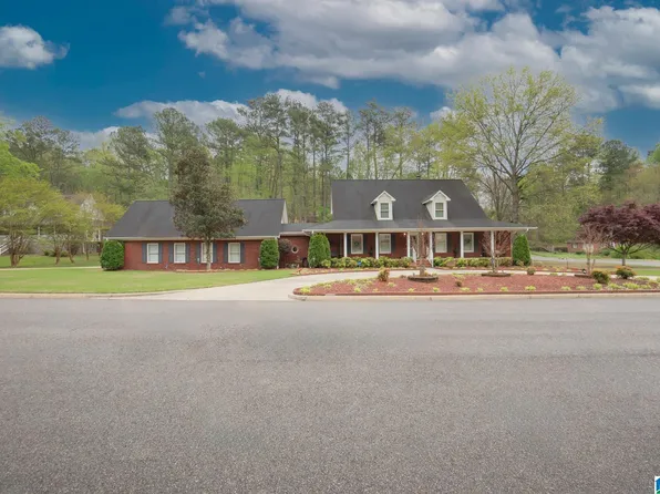 6099 Steeple Chase Dr, Pinson, AL 35126