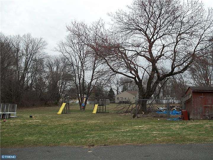 2nd image of 975 Churchville Rd