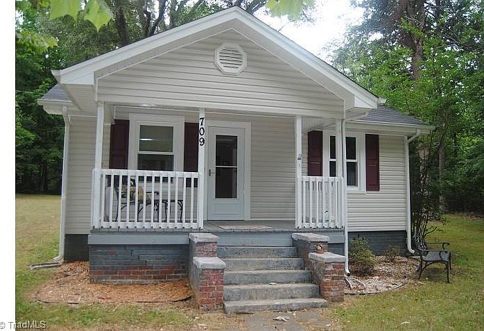 1st image of 709 Cummings St