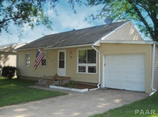 208 Greenbrook Dr, Pekin, IL 61554