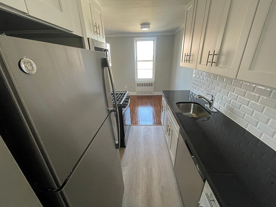 1st image of 14420 38th Ave APT 6J