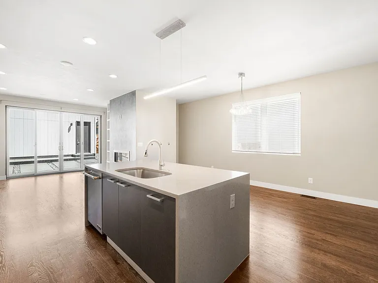 1751 W 40th Ave — Photo 4