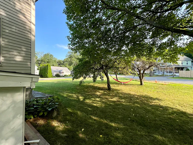 203 Hall St — Photo 4