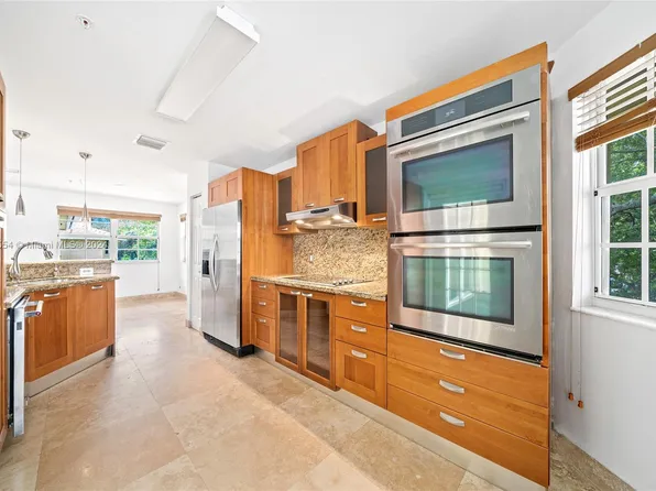 730 NE 90th St Unit 102, Miami, FL 33138