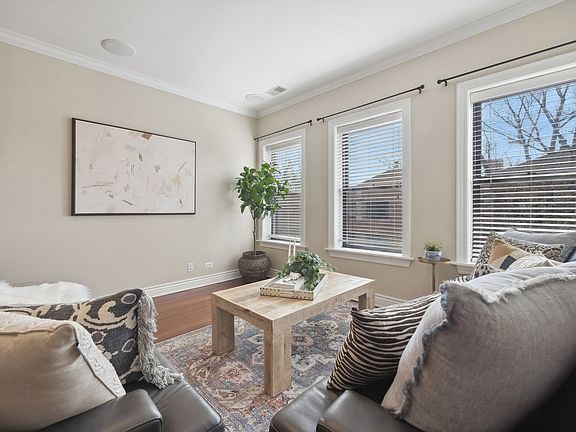 4th image of 3543 N Lakewood Ave APT 3