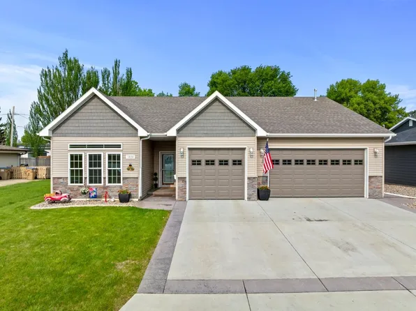 1820 1st St SE, Minot, ND 58701