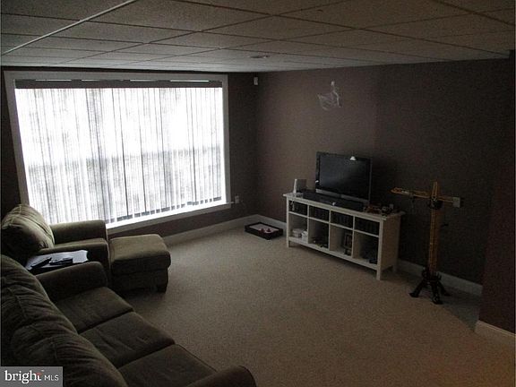 5th image of 113 Oak Ln