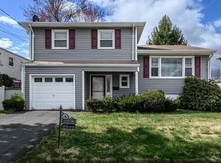 2278 De Sisto Dr, Rahway, NJ 07065