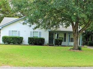 813 Royal Woods Dr E, Mobile, AL 36608