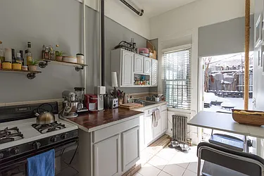 Rented by Joel Weisz, LREB