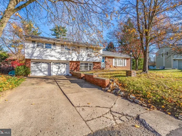 7 Patrick Ln, Yardley, PA 19067