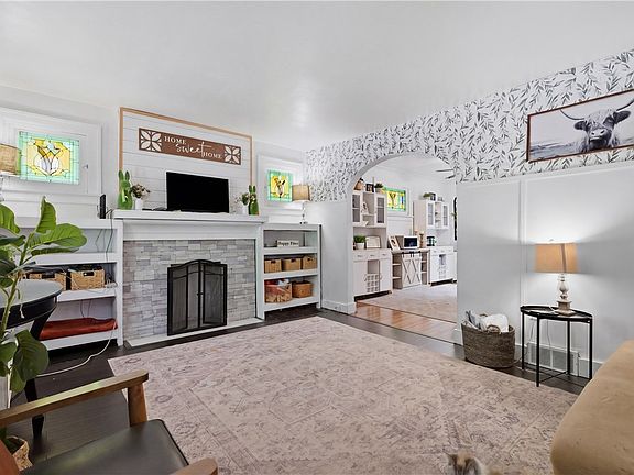2nd image of 2646 Library Rd