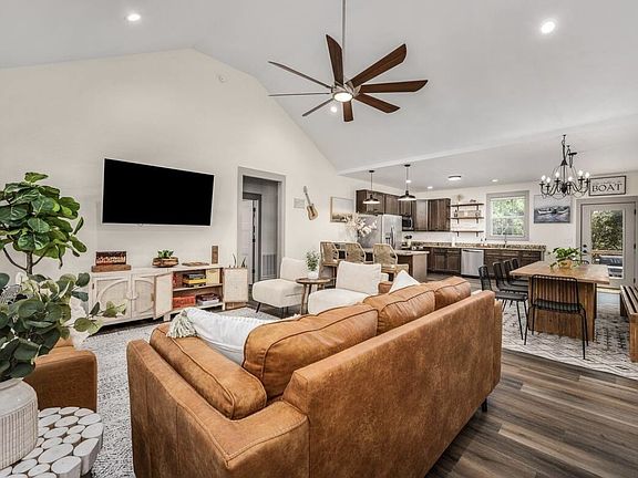 5th image of 18 Shady Cove Ln