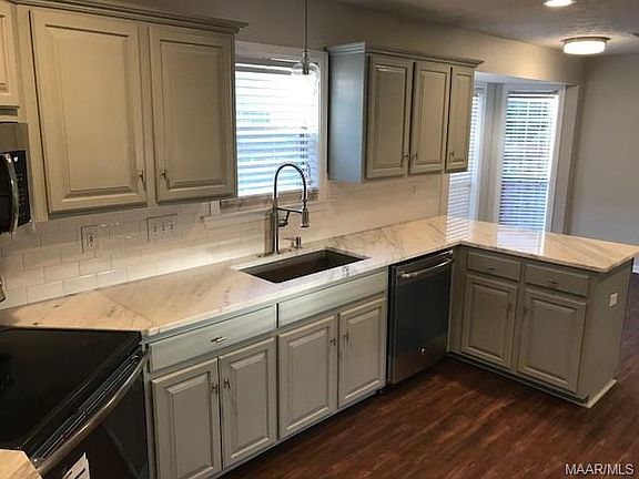 3rd image of 3639 Lancaster Ln
