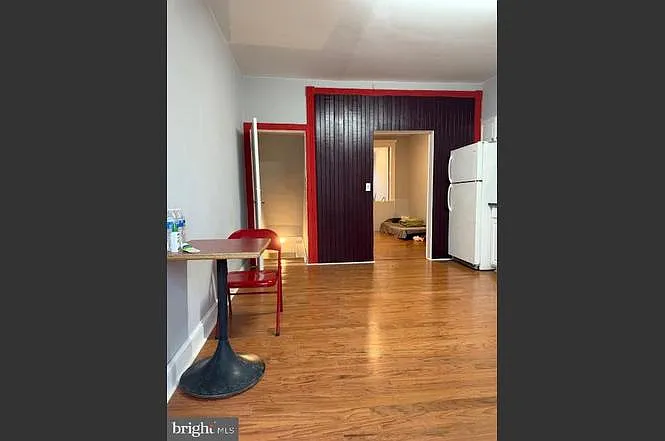 1621 Darley Ave — Photo 3