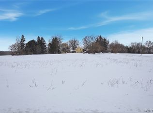 7127 Kinne Rd, Lockport, NY 14094