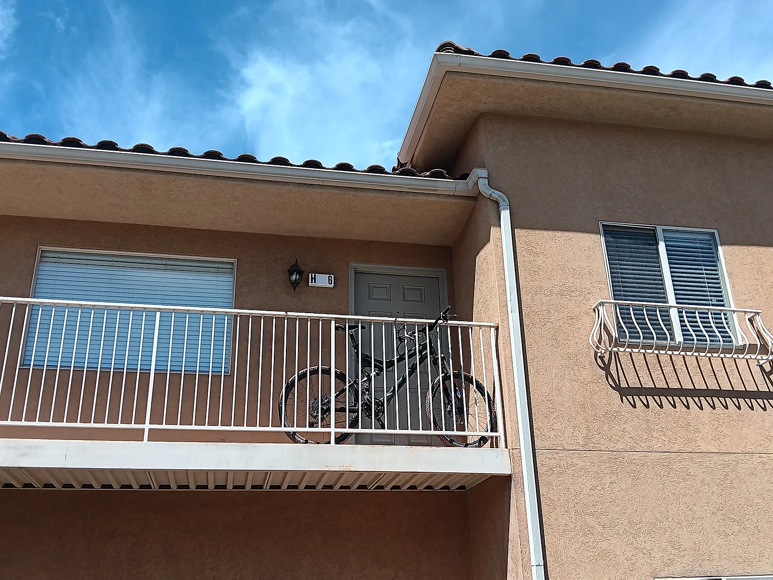 2 bed, 934 sqft, $1,400 — Photo 1