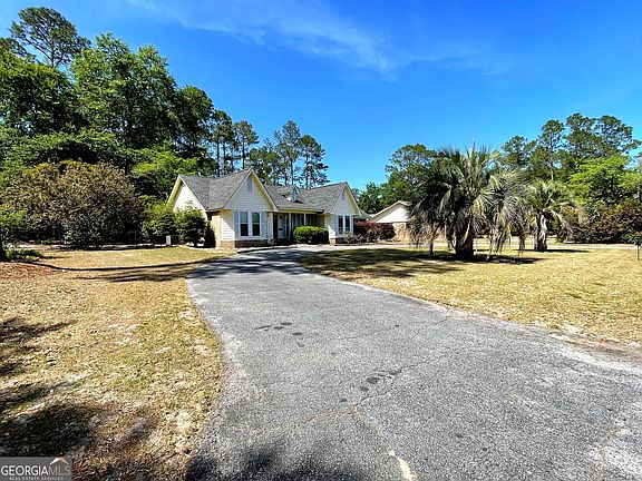 2nd image of 1104 Lakeview Dr
