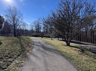 2767 Old Hill Rd, Floyds Knobs, IN 47119