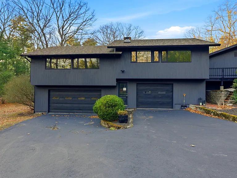 86 Myles Standish Rd — Photo 17