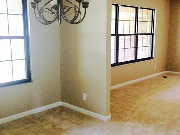5th image of 6752 Bakersfield Dr