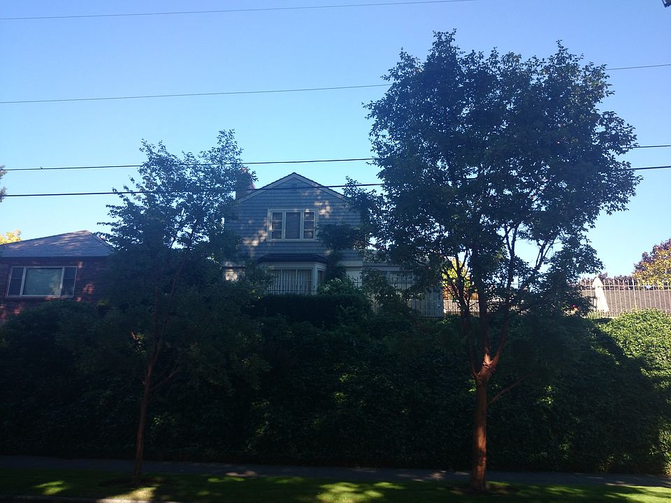 1st image of 912 Harvard Ave E
