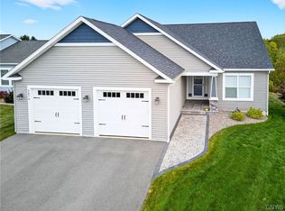 3879 Hallston Dr, Liverpool, NY 13090