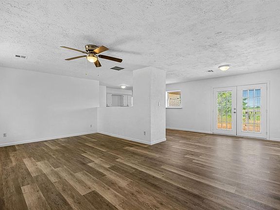 5th image of 19008 SE Lee Blvd