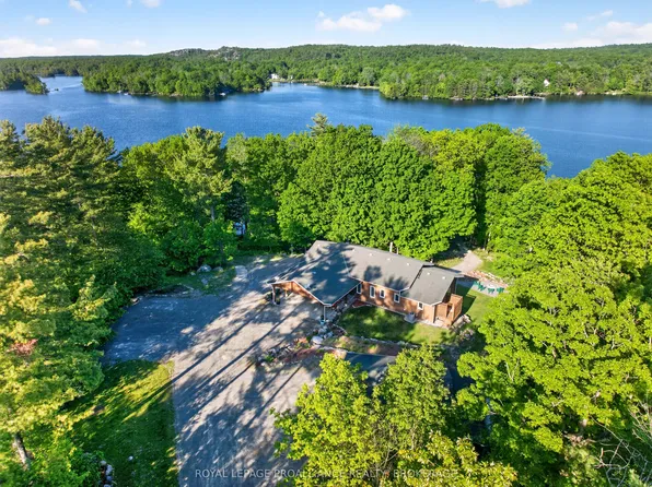606 Whites Point Rd, Rideau Lakes, ON K0G 1E0