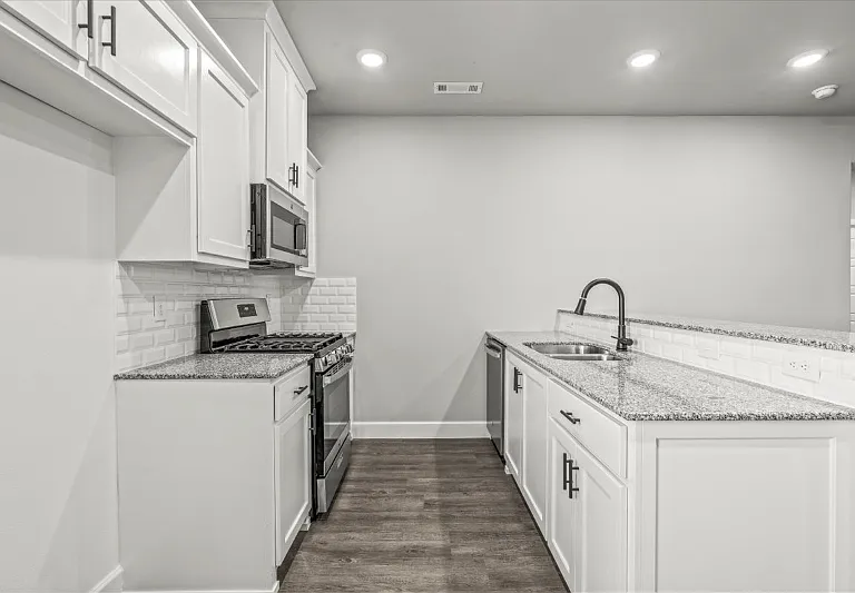 1050 Sunshine Ct — Photo 6