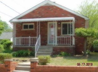 927 2nd St, Wyandotte, MI 48192