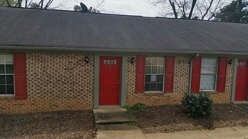 2nd image of 2621 Stewart Dr APT C