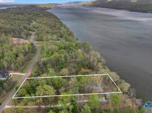 2215 Lookout Mountain Dr, Scottsboro, AL 35769