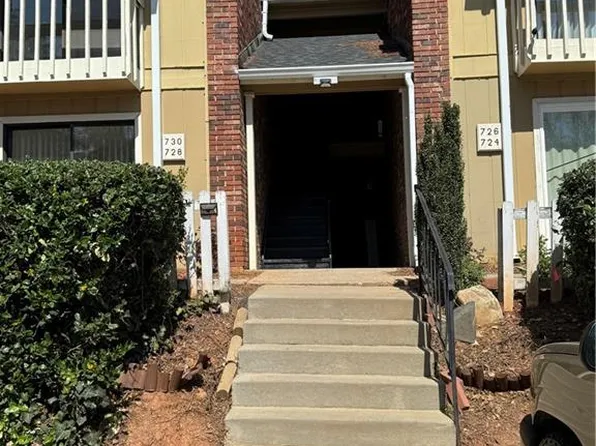 728 Hanover Ln SE, Marietta, GA 30067