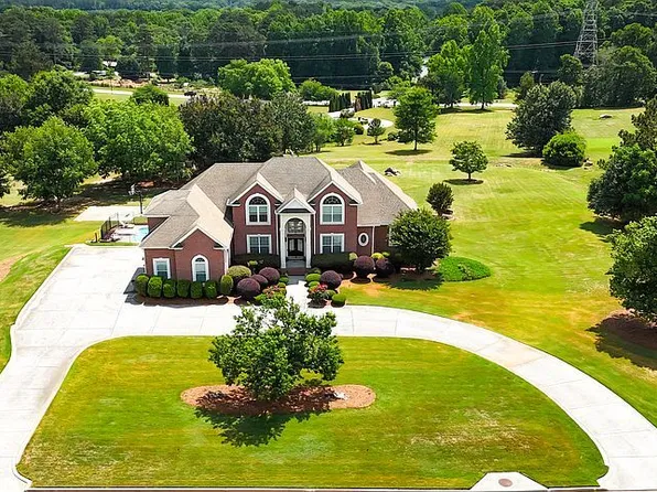155 White Tail Ct, Fayetteville, GA 30214