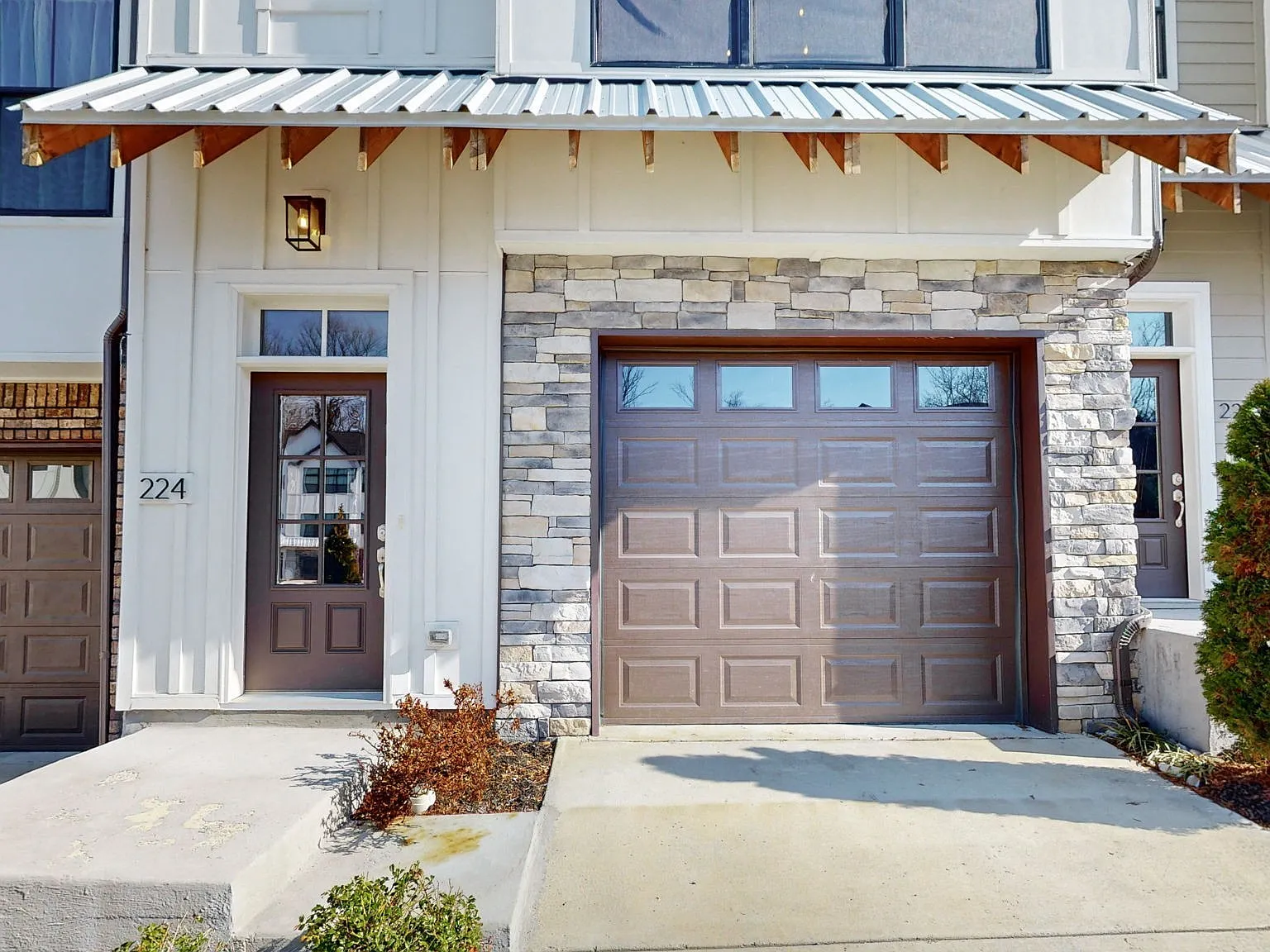 3 bed, 3.5 bath, 1983 sqft, $3,200 — Photo 2