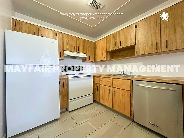 1331 S Federal Hwy #5 — Photo 2