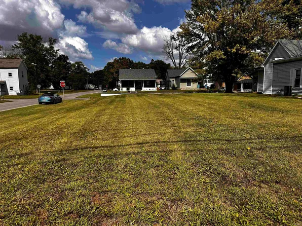 1315 McCormick Ave, Washington, IN 47501