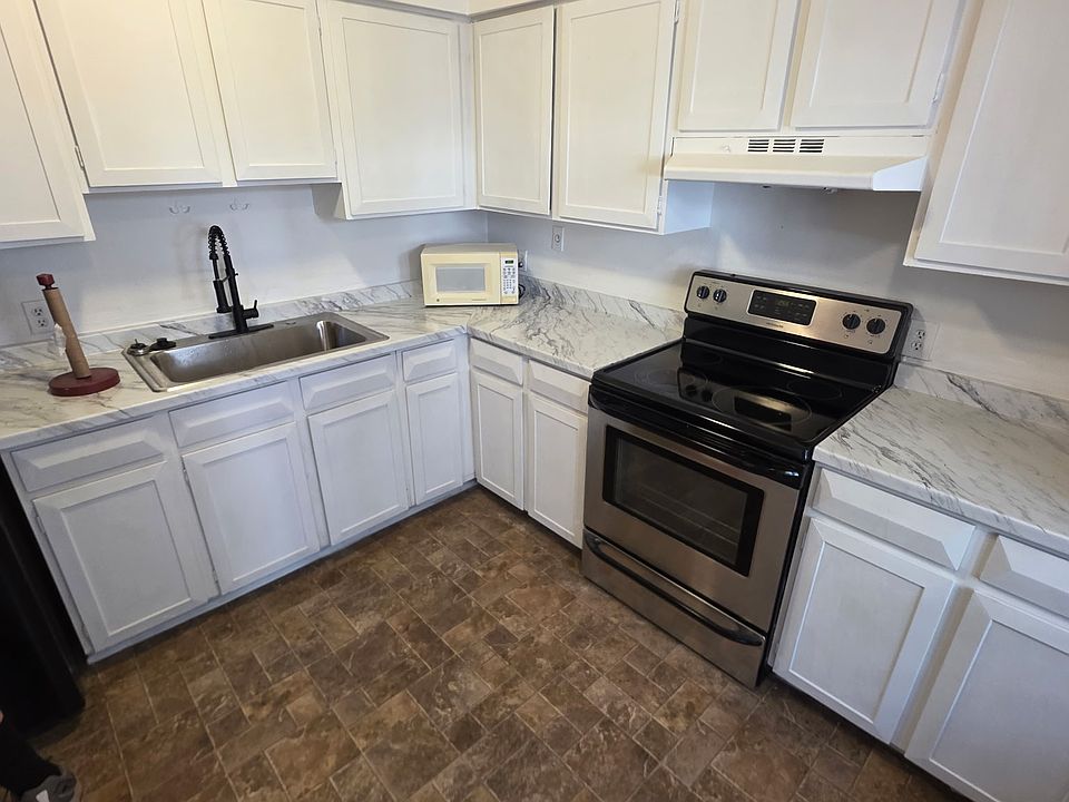 1st image of 1103 S Farmer Ave APT 9