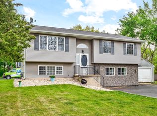 7708 Arlington Ln, Spring Grove, IL 60081