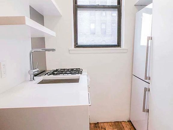 4th image of 283 Bleecker St #3BB