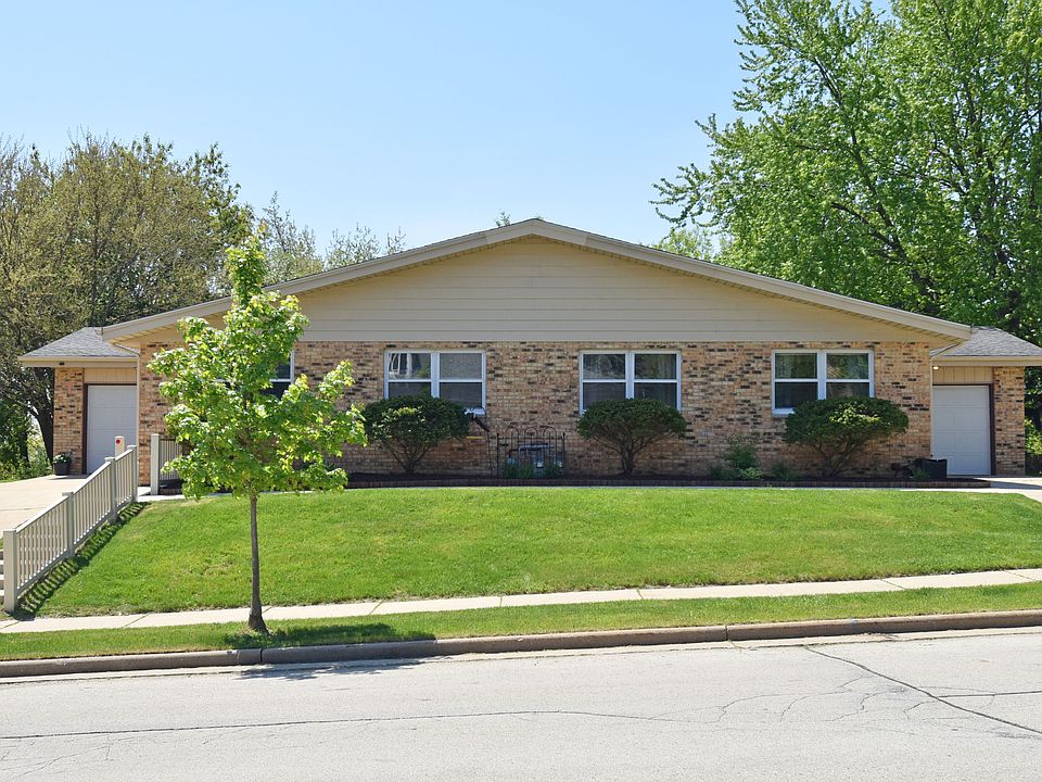 2001 Bonnie Ln Waukesha WI 53188 Zillow