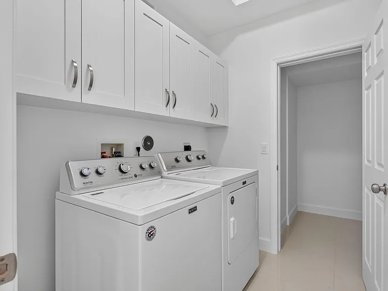 444 NW 41st St — Photo 22