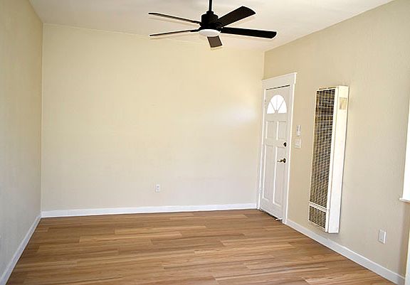 2nd image of 409 Carolina St APT B