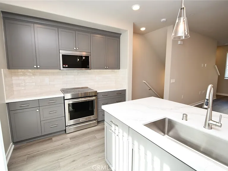 1487 Skyline Ln — Photo 20